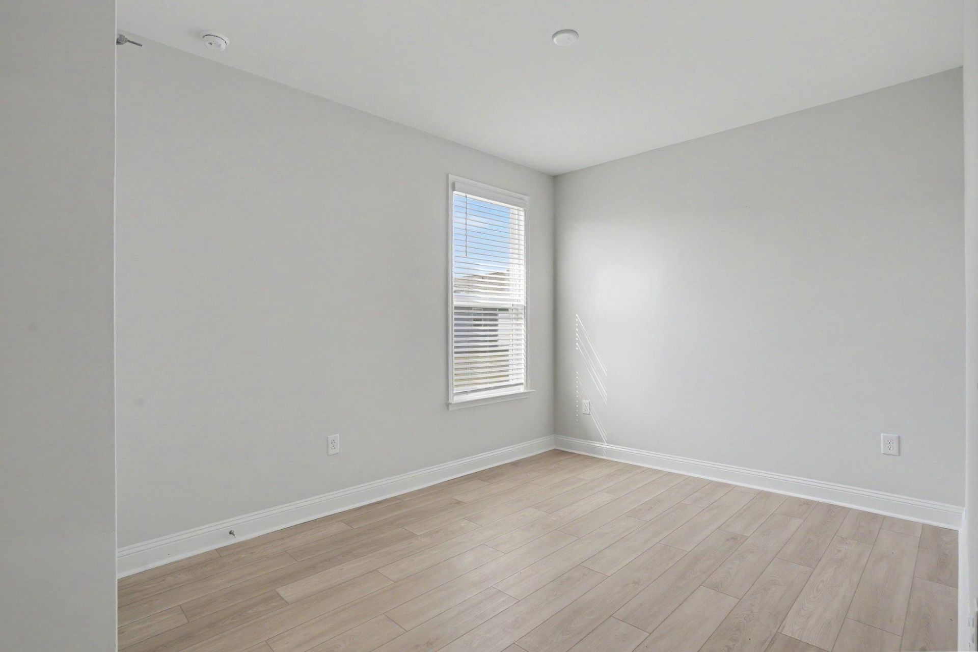 1213 Beeblossom Dr. Photo 7