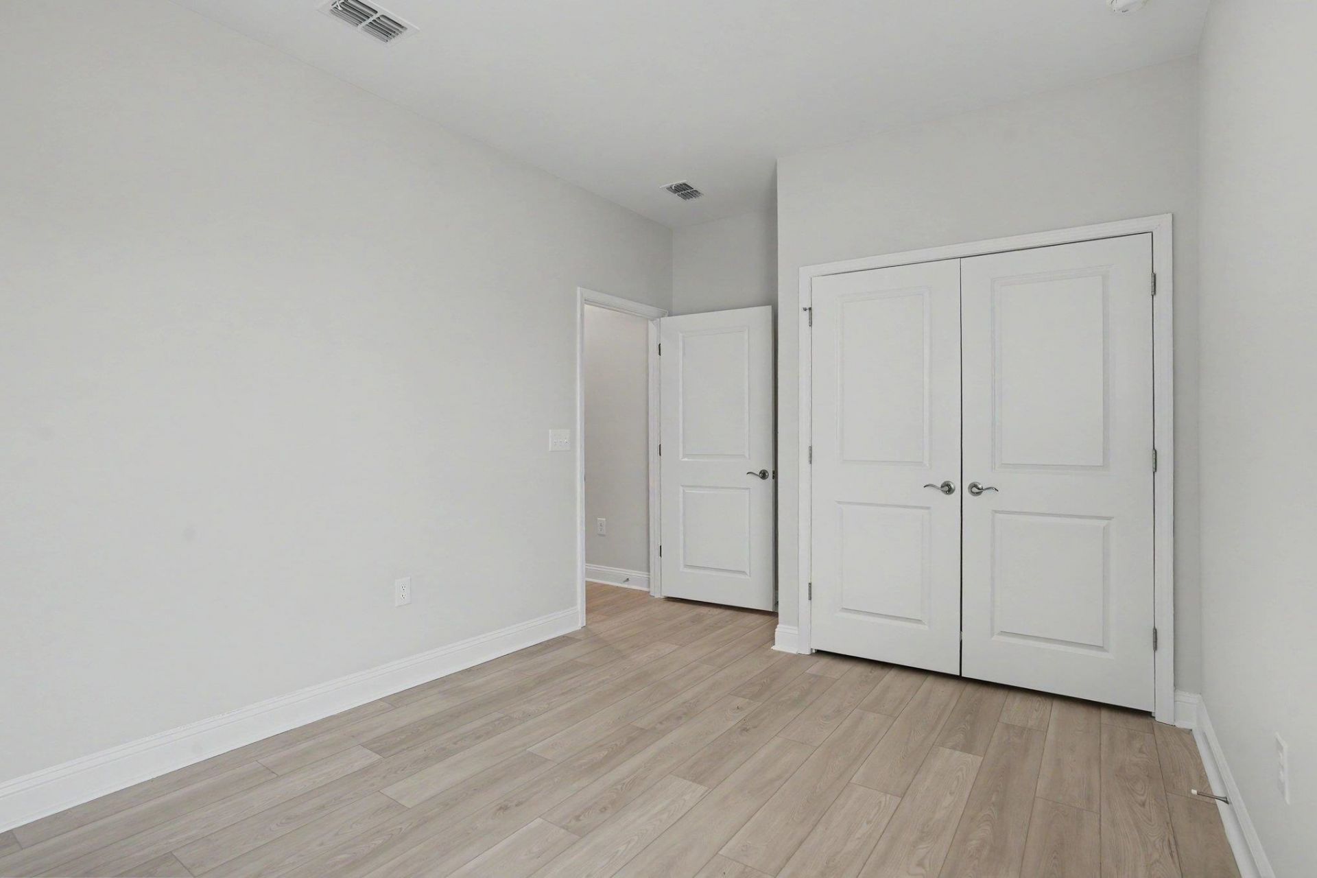 1213 Beeblossom Dr. Photo 8