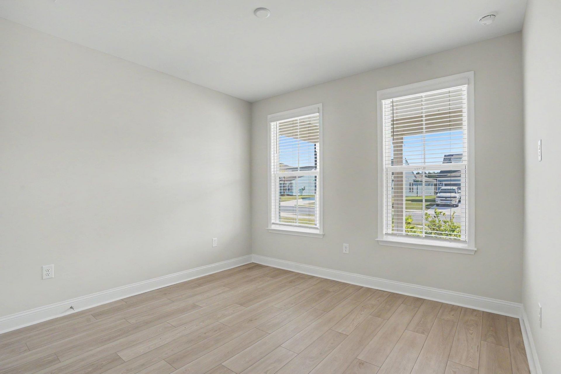 1213 Beeblossom Dr. Photo 9