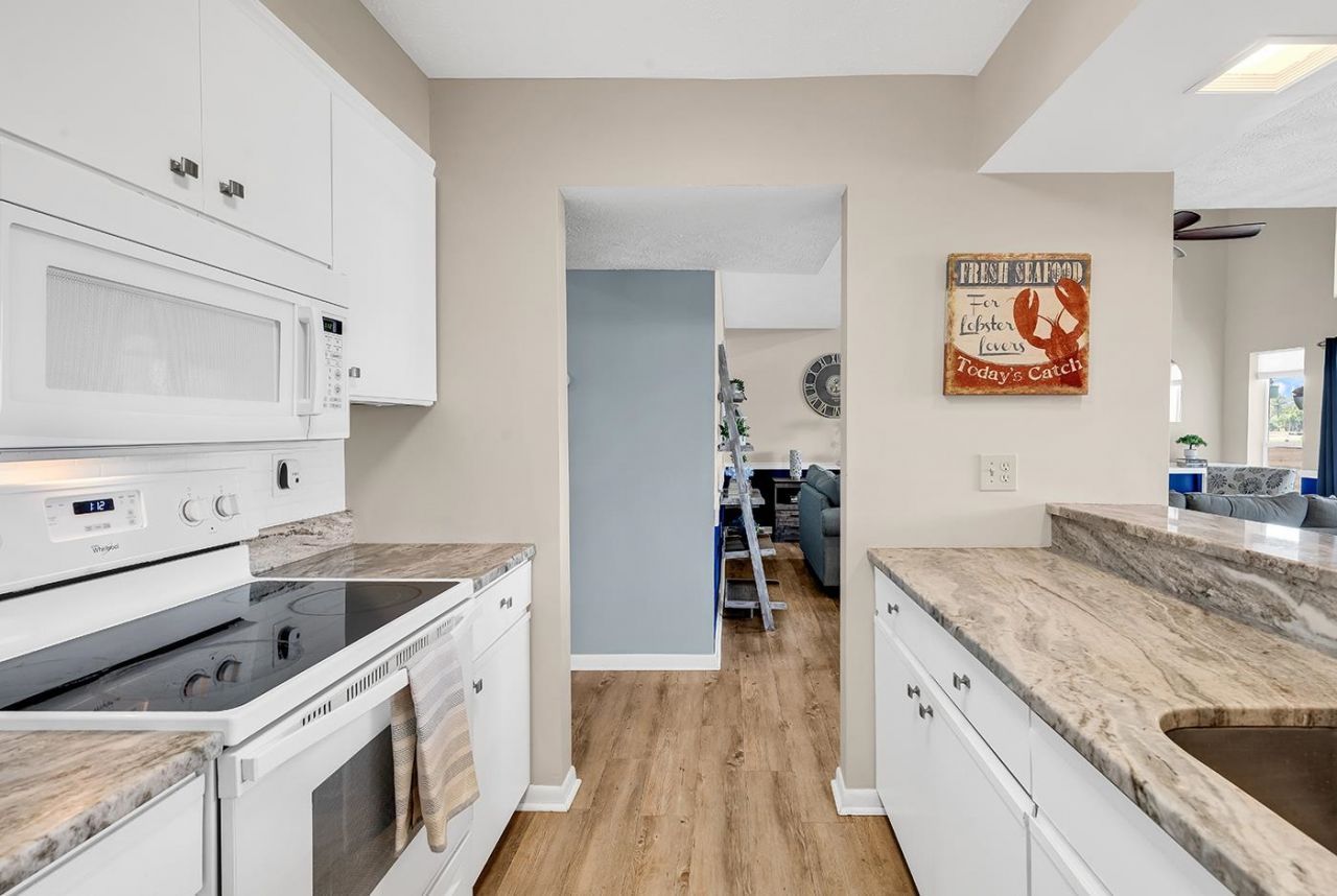 9553 Edgerton Dr.  Photo 8
