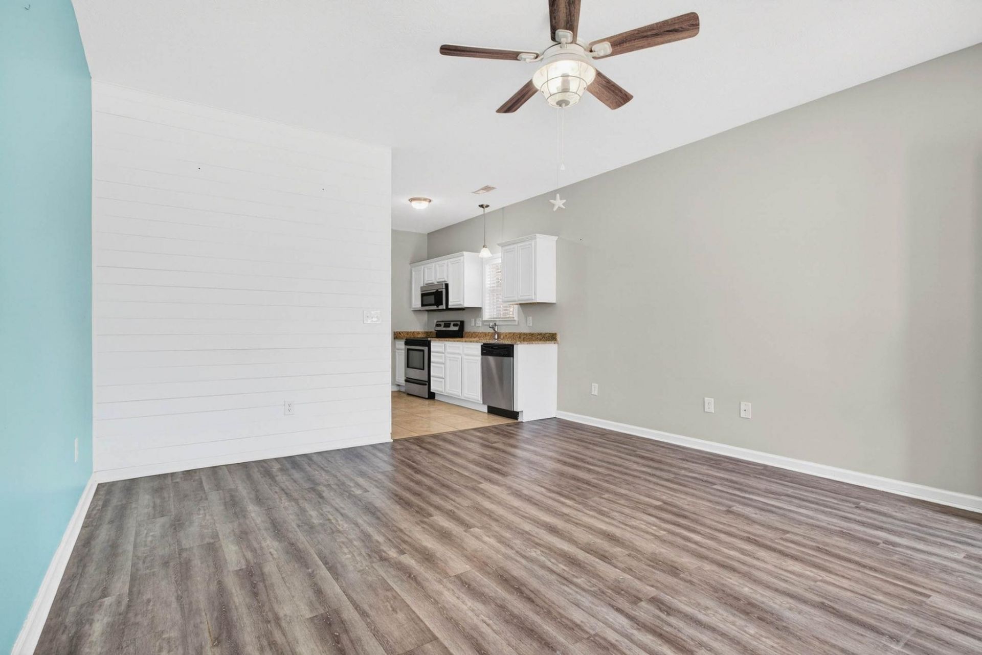 629 Surfsong Way  Photo 5