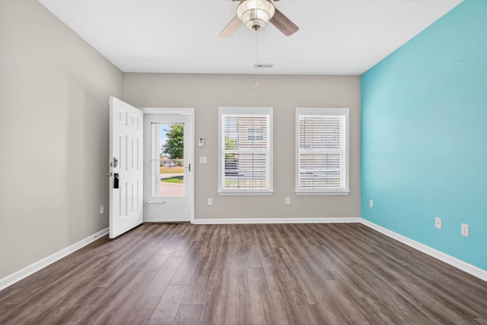 629 Surfsong Way  Photo 7