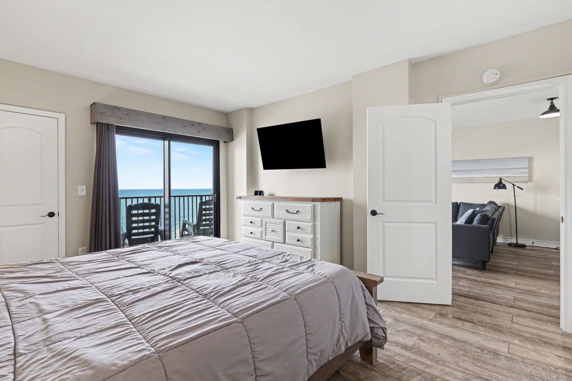 2200 N Ocean Blvd. Photo 16