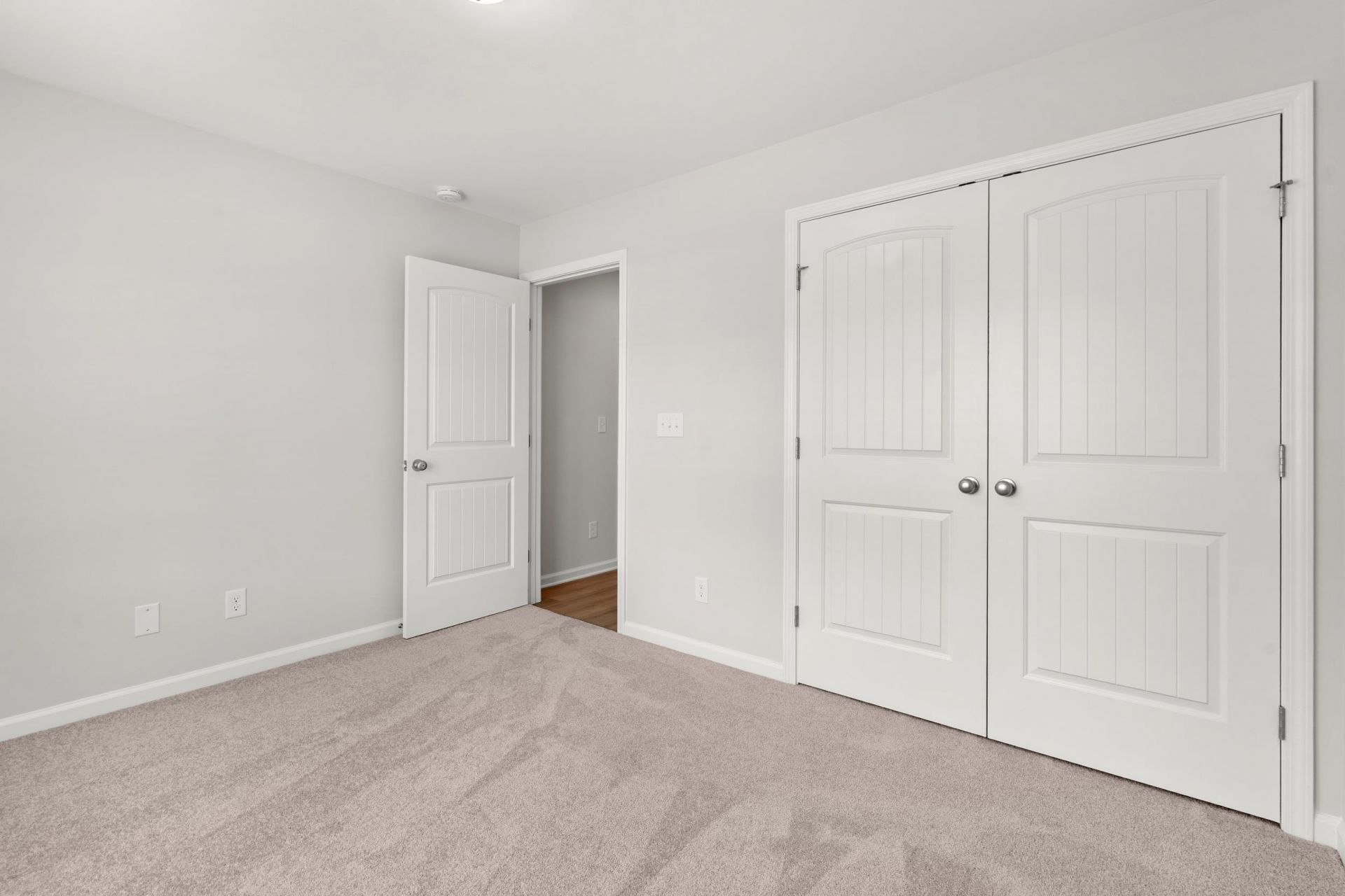 905 Woodside Dr.  Photo 15