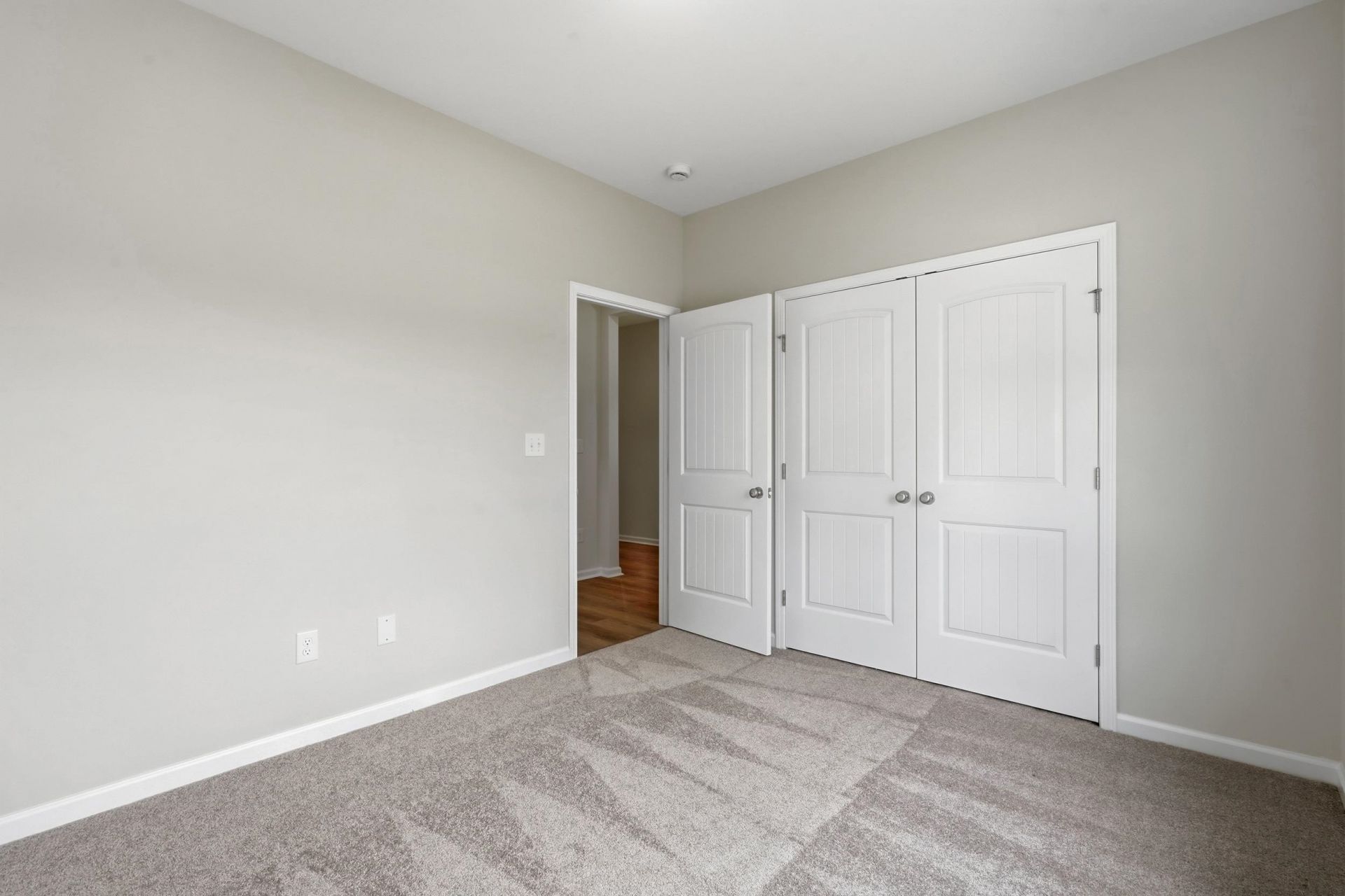 905 Woodside Dr. Photo 16