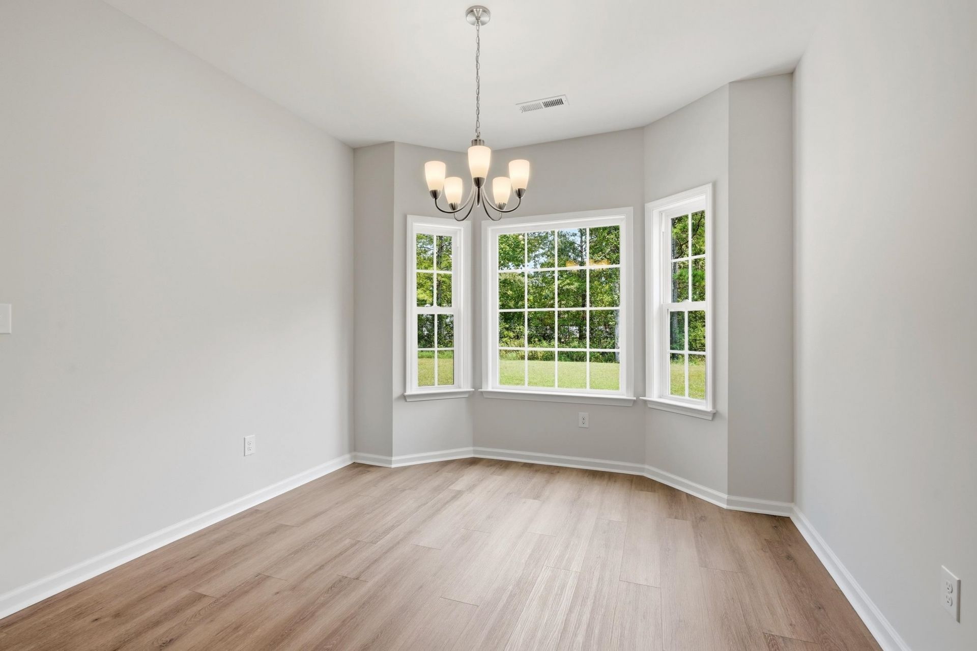 905 Woodside Dr. Photo 8