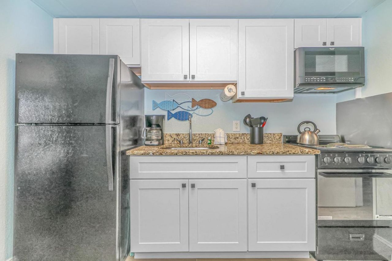2300 N Ocean Blvd. Photo 15