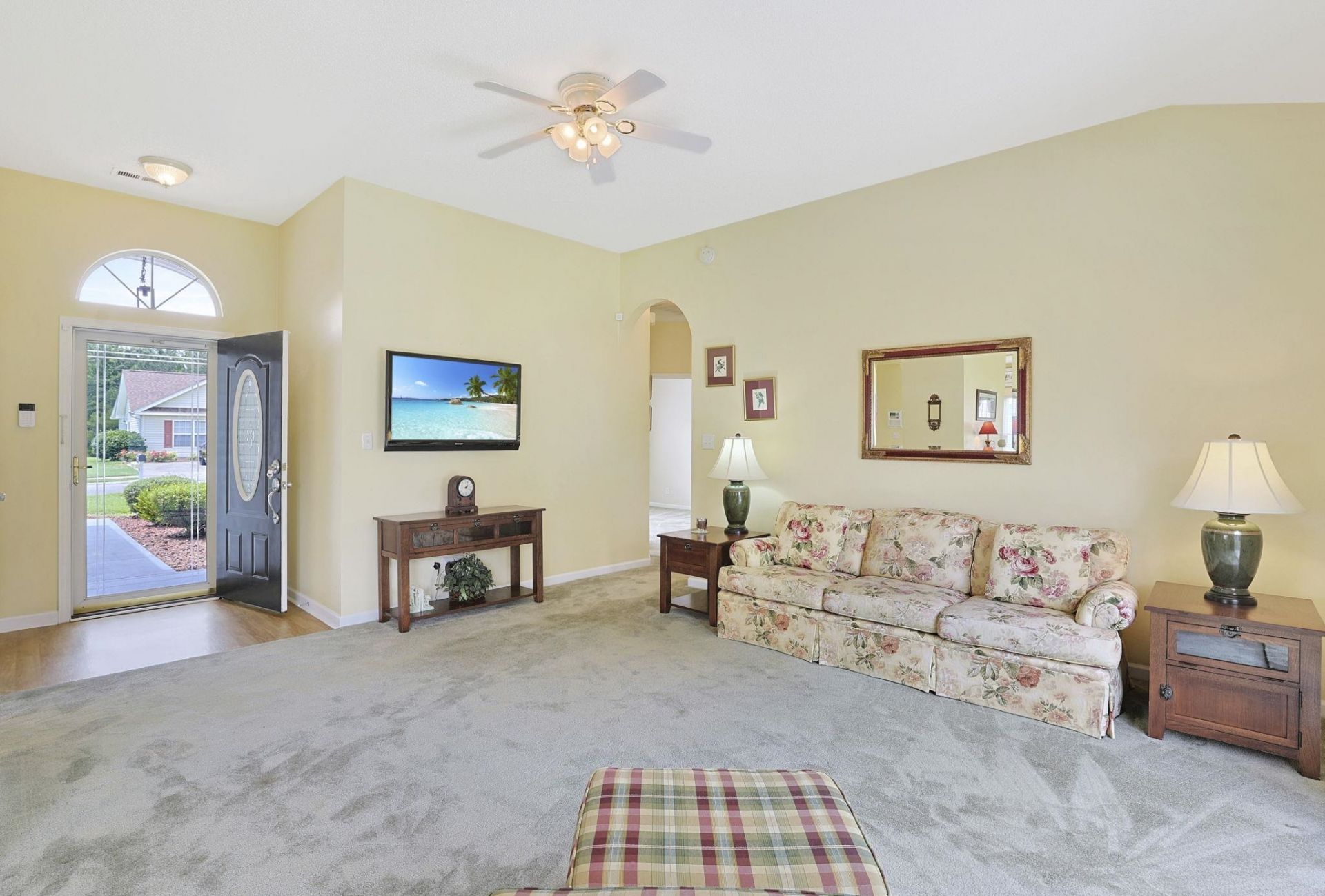 1028 Comfrey Ln.  Photo 4