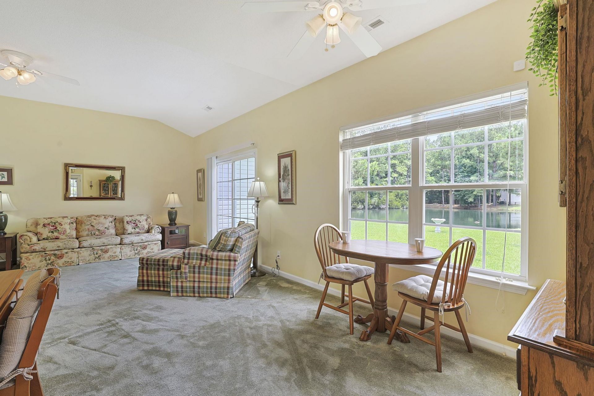 1028 Comfrey Ln.  Photo 7