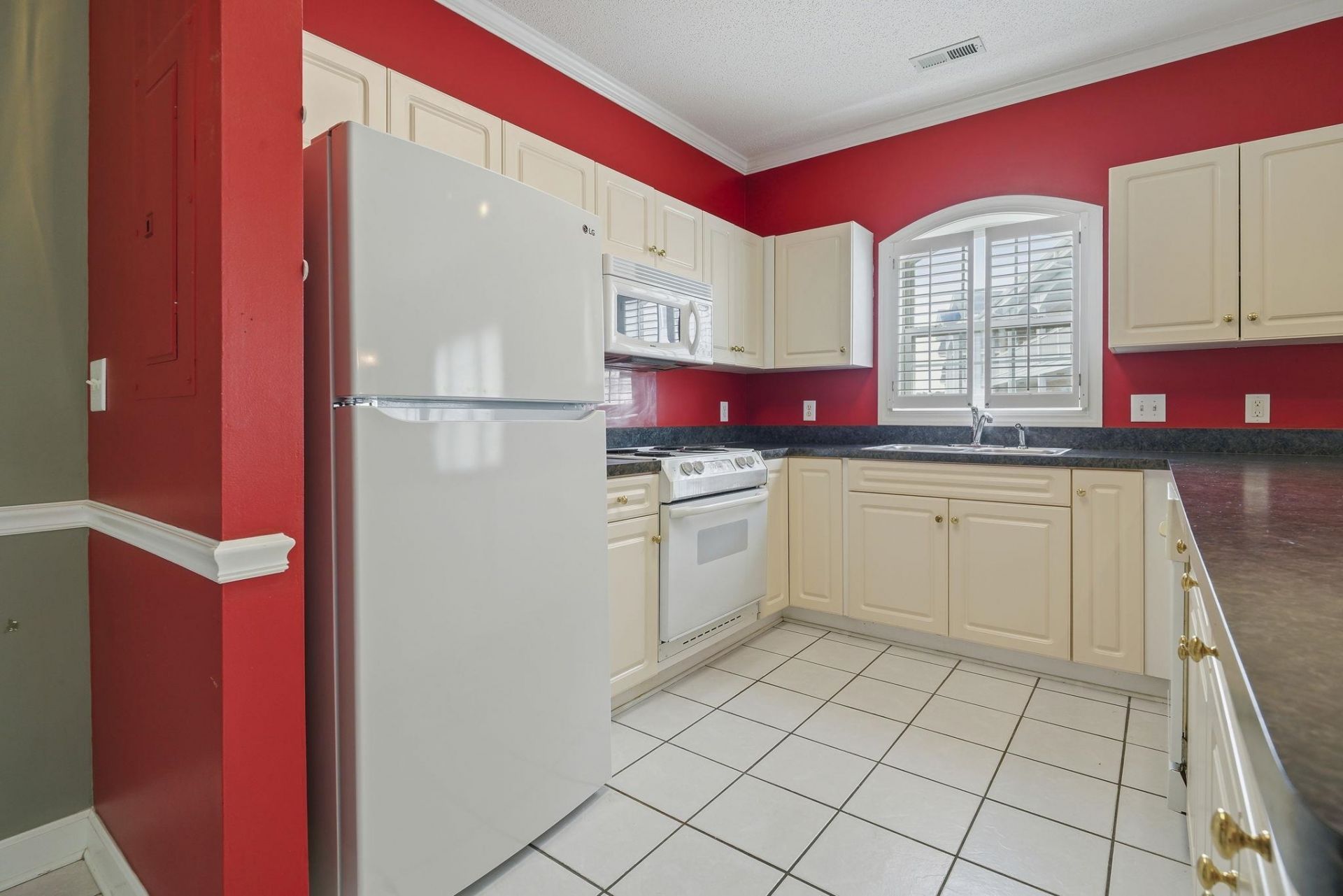 3979 Forsythia Ct.  Photo 7