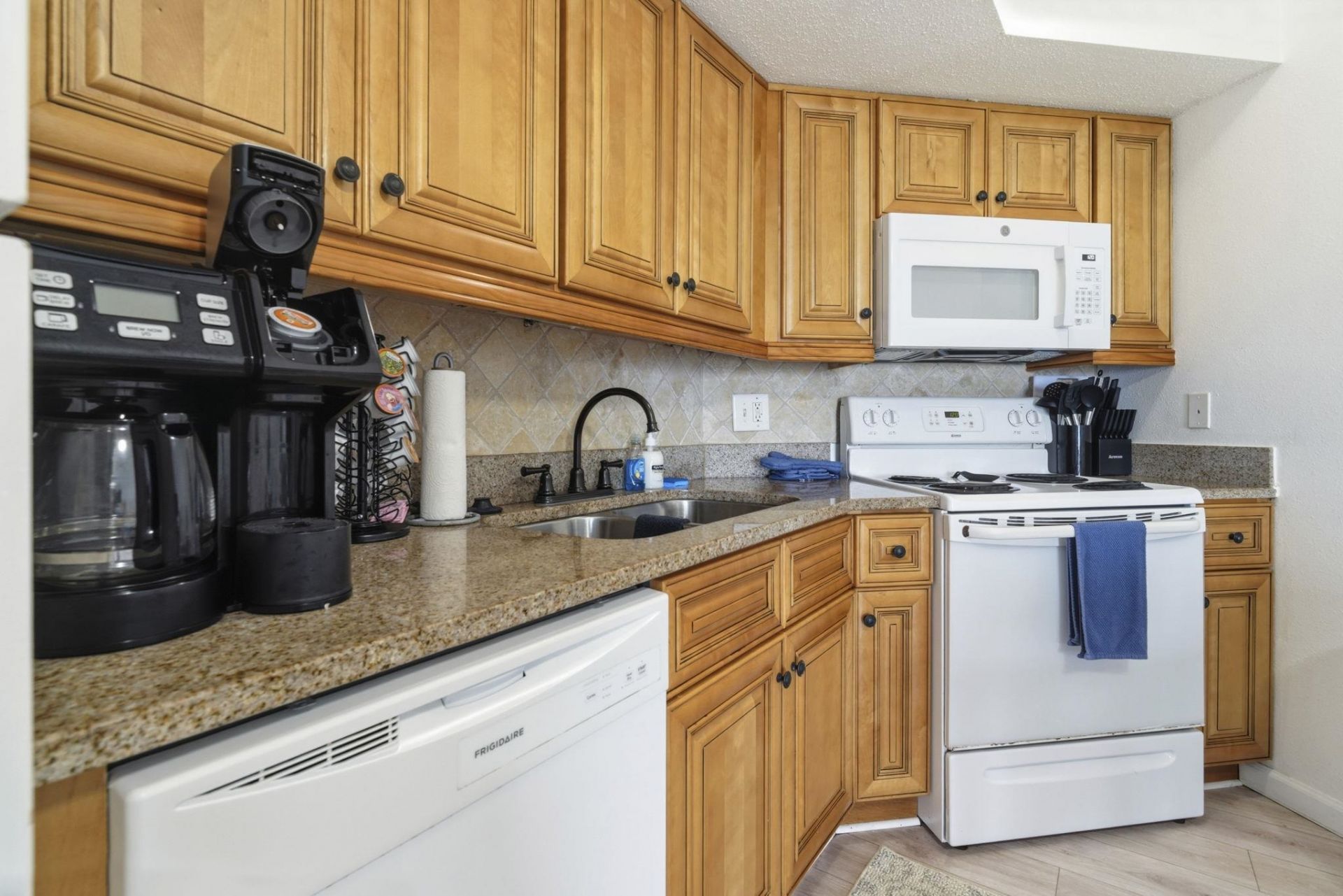 7100 Ocean Blvd. N  Photo 12