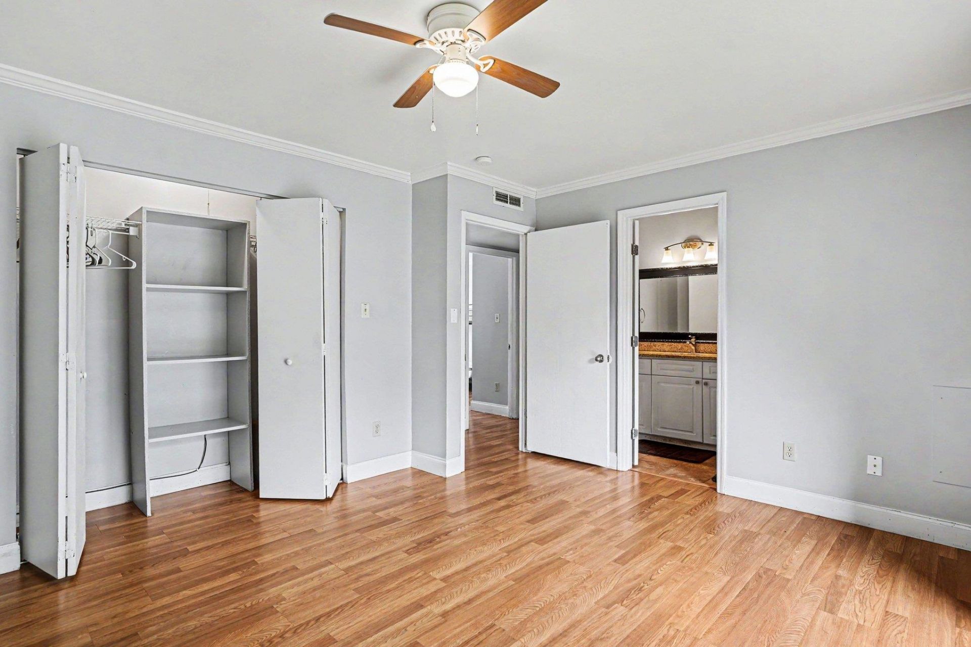2000 Greens Blvd.  Photo 10