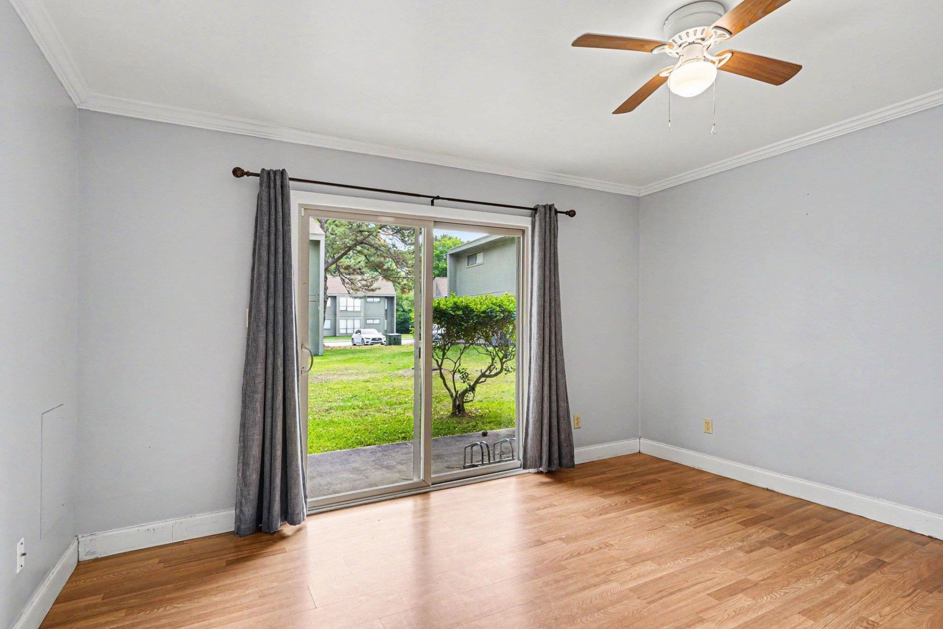 2000 Greens Blvd.  Photo 11