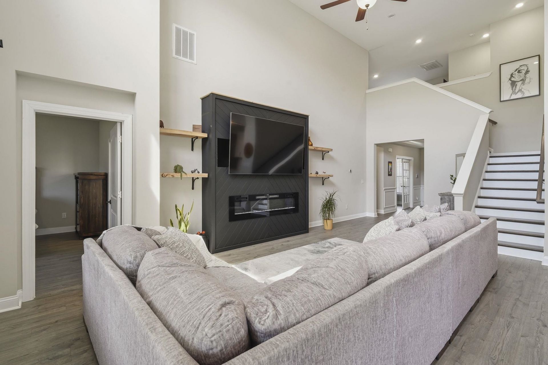 1088 Safe Haven Dr.  Photo 4