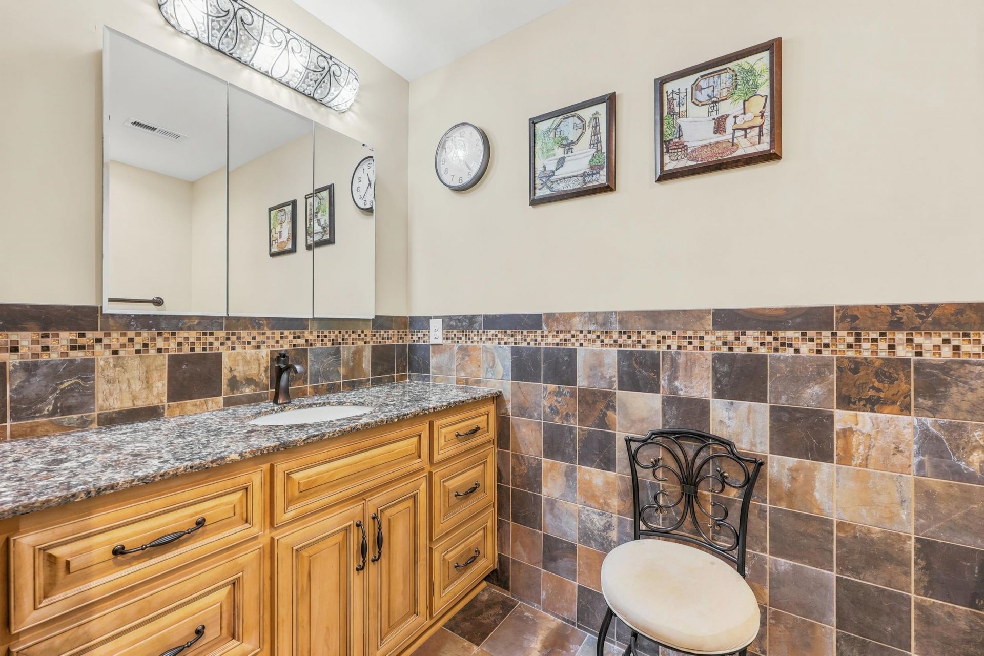 2566 Lake Vista Dr.  Photo 23