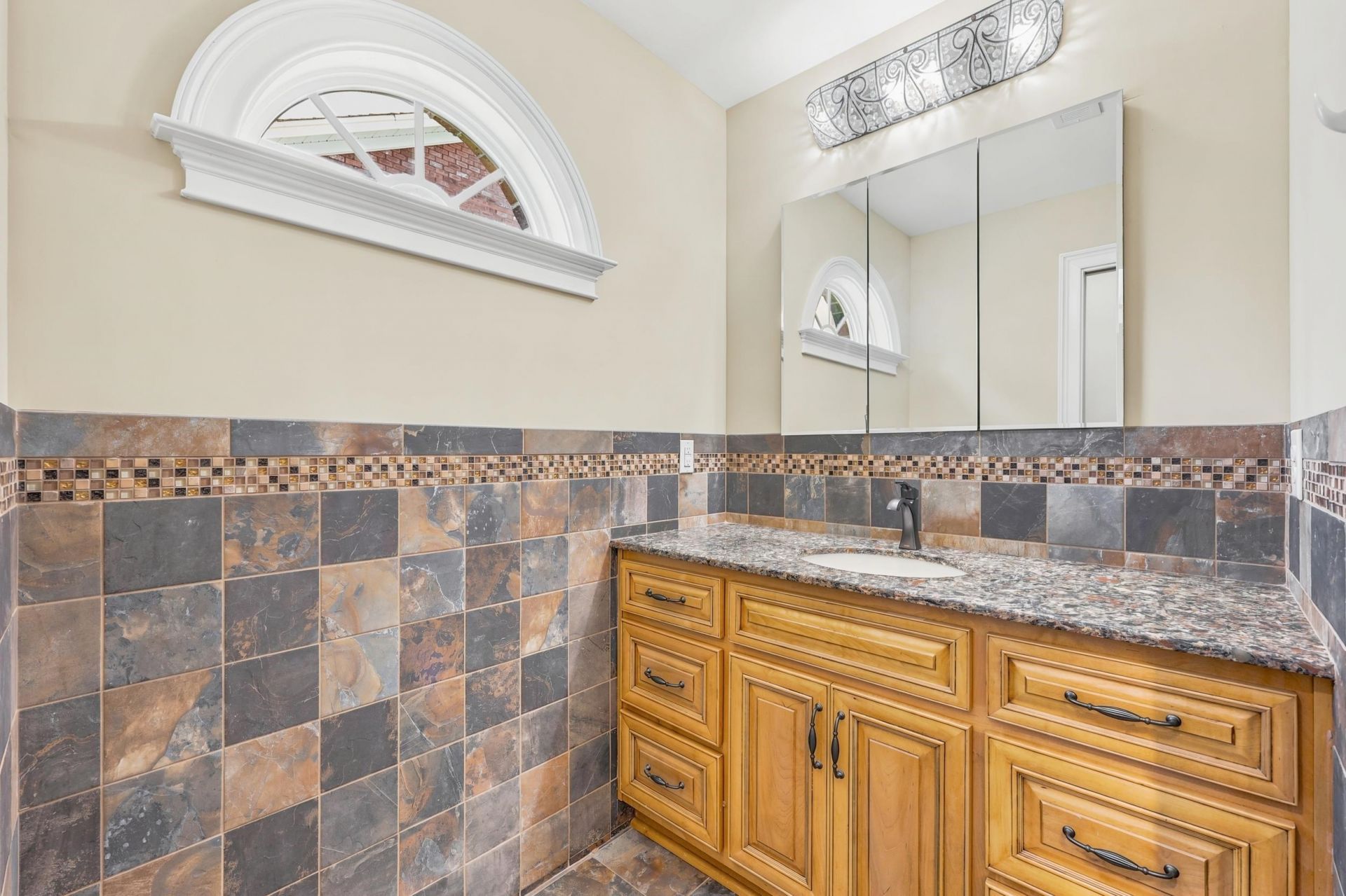 2566 Lake Vista Dr.  Photo 25