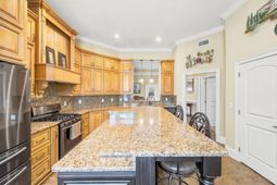 2566 Lake Vista Dr.  photo 4