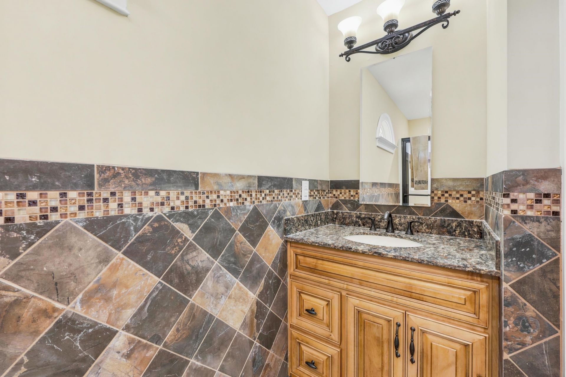 2566 Lake Vista Dr. Photo 38
