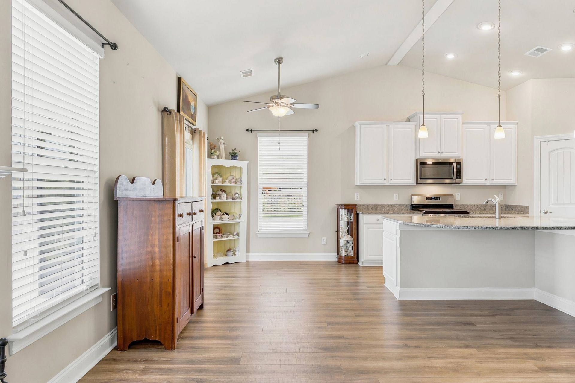 1852 Parish Way  Photo 14