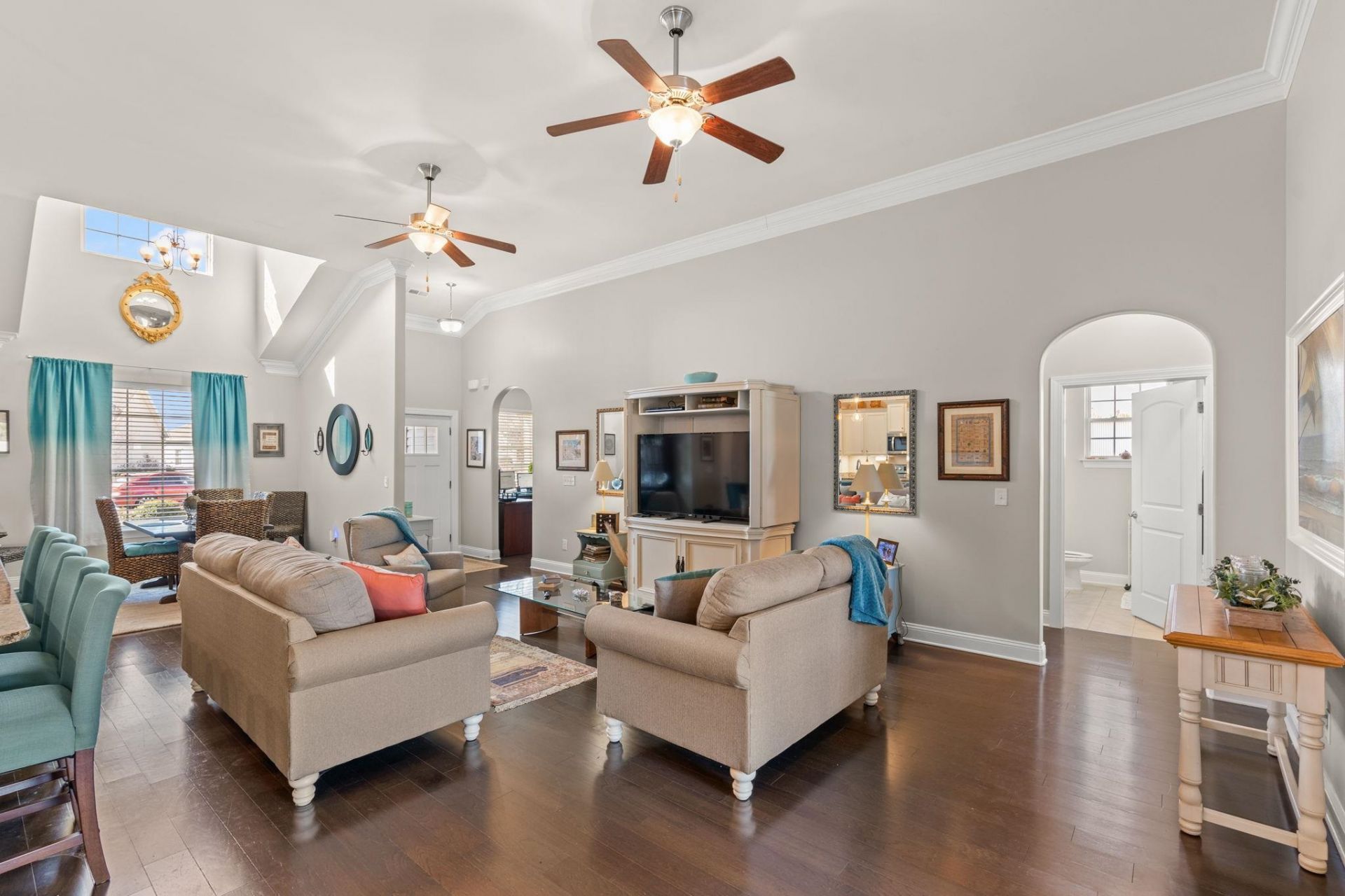212 Hull St.  Photo 5