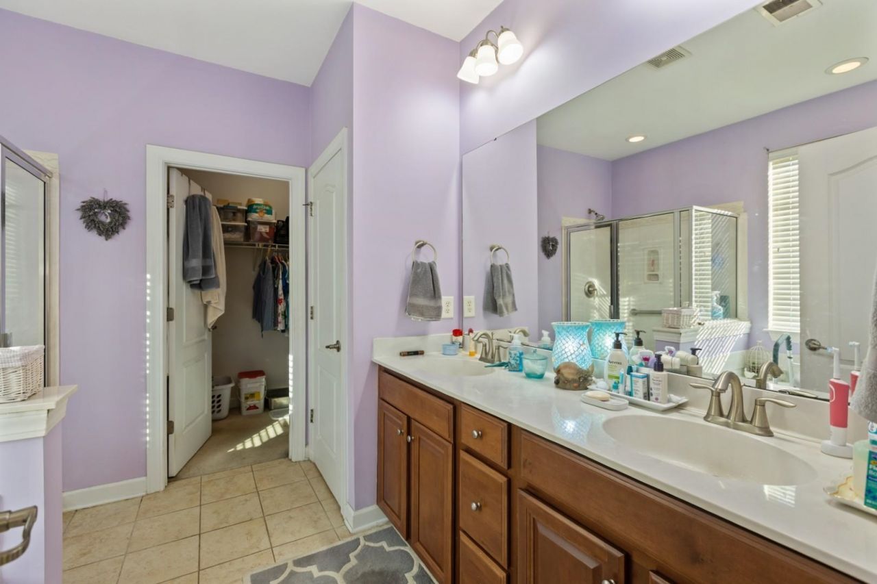 3323 Saddlewood Circle  Photo 16