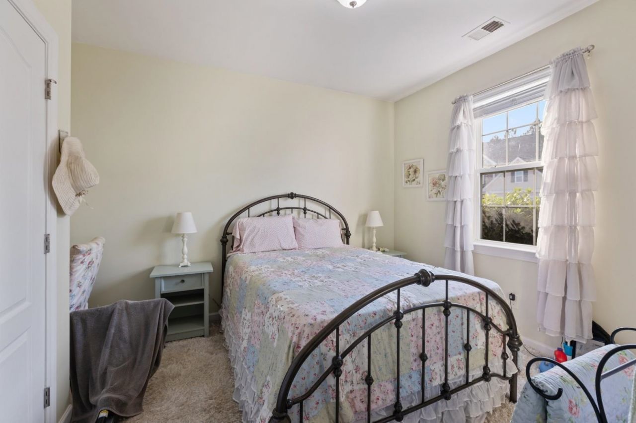3323 Saddlewood Circle  Photo 21