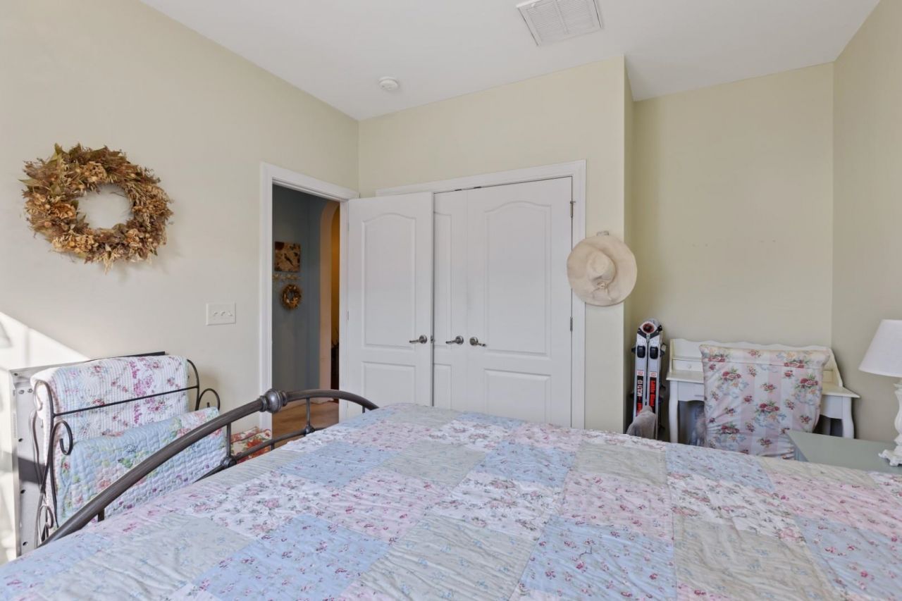 3323 Saddlewood Circle  Photo 25
