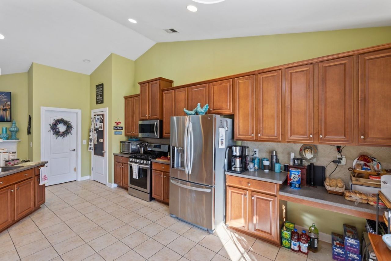 3323 Saddlewood Circle  Photo 9