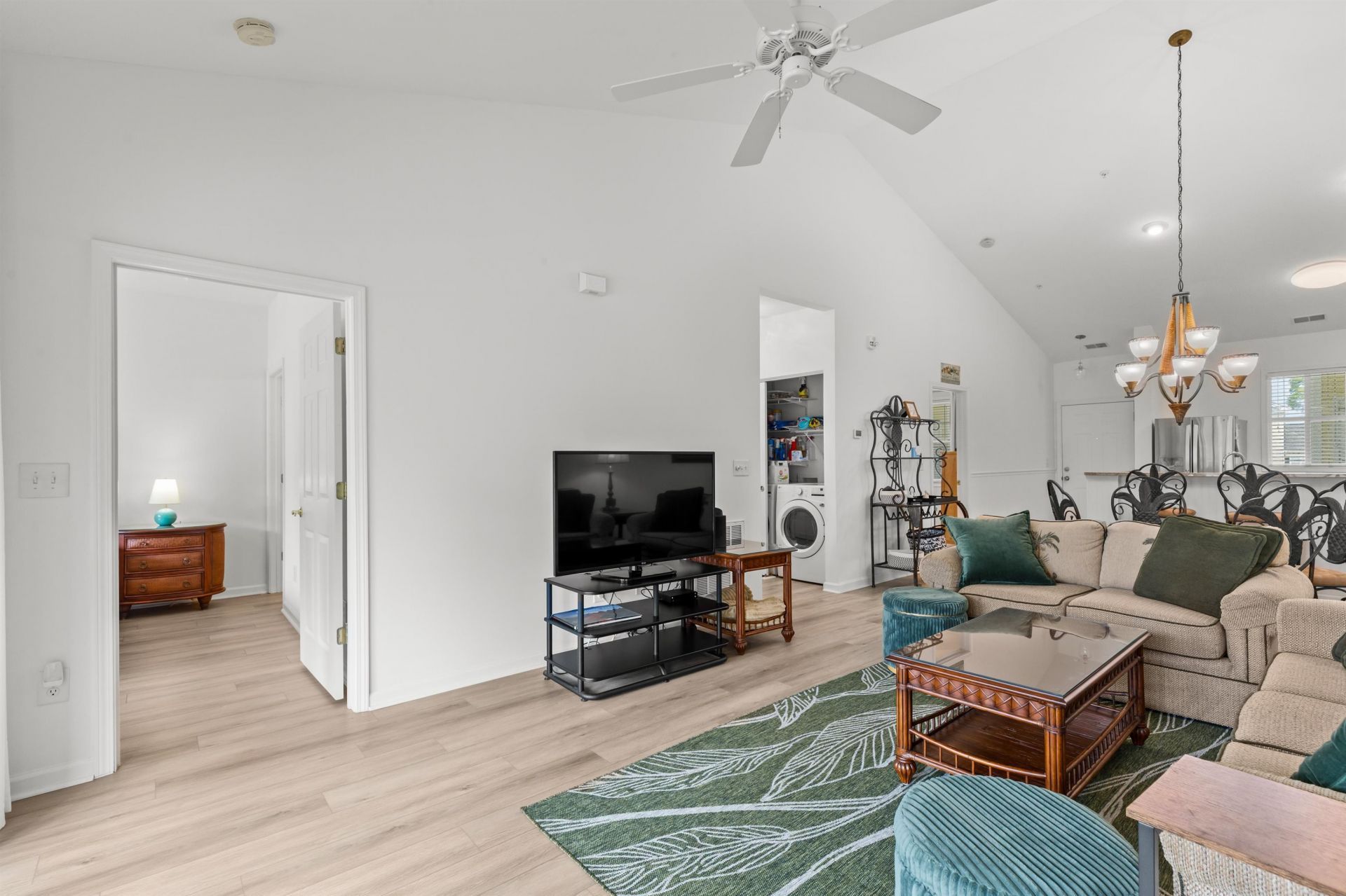 601 Hillside Dr.  Photo 7