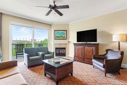 8121 Amalfi Pl.  photo 4