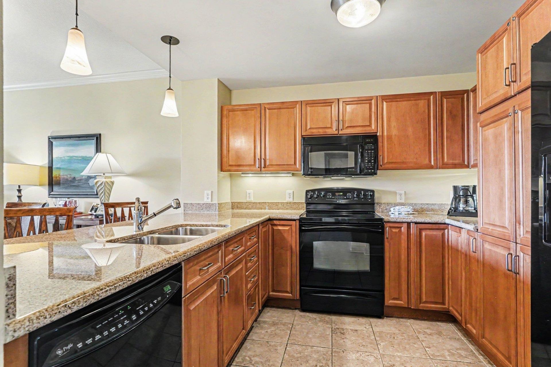 8121 Amalfi Pl.  Photo 5