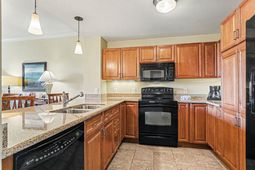 8121 Amalfi Pl.  photo 4
