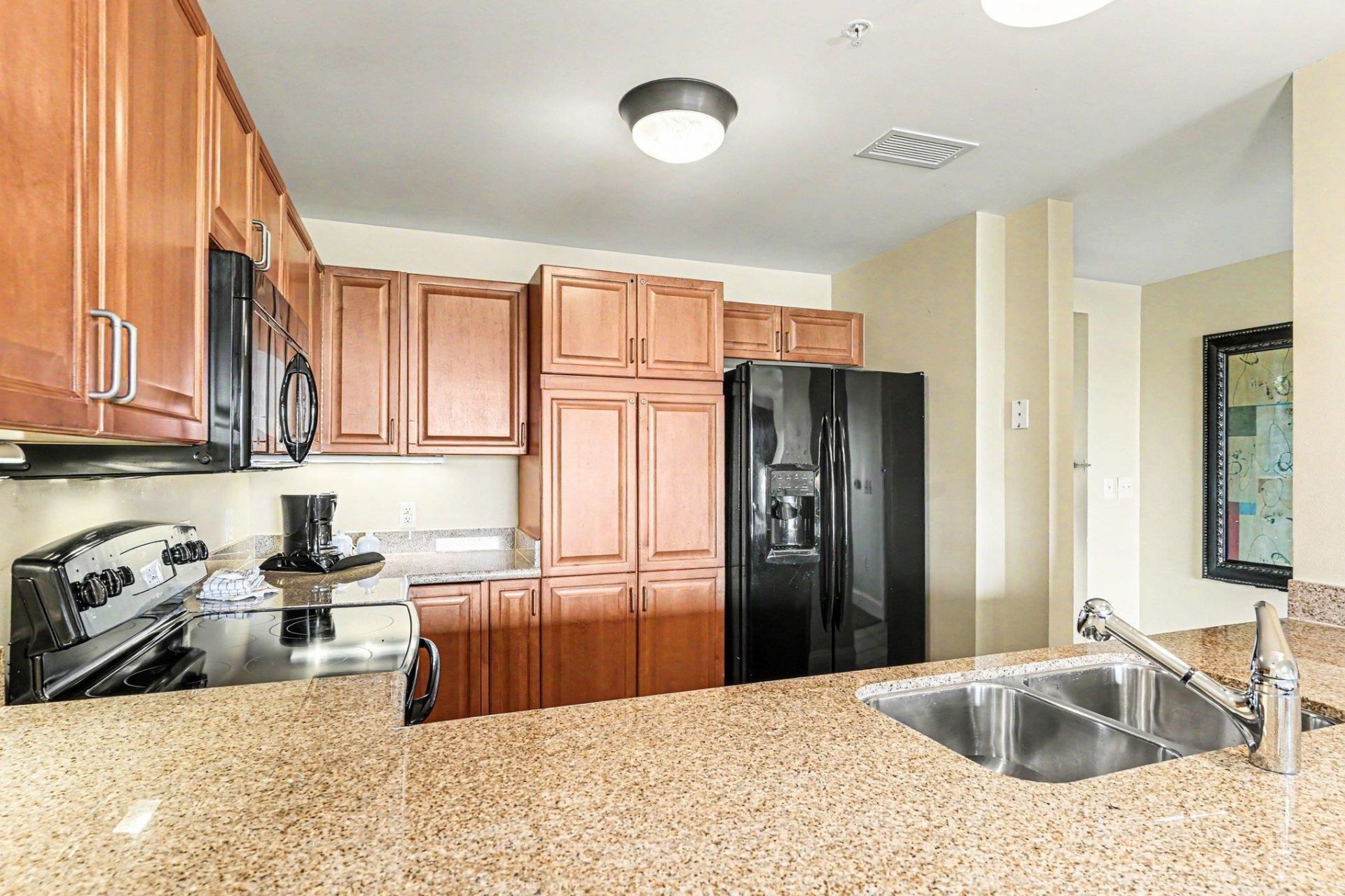 8121 Amalfi Pl.  Photo 6