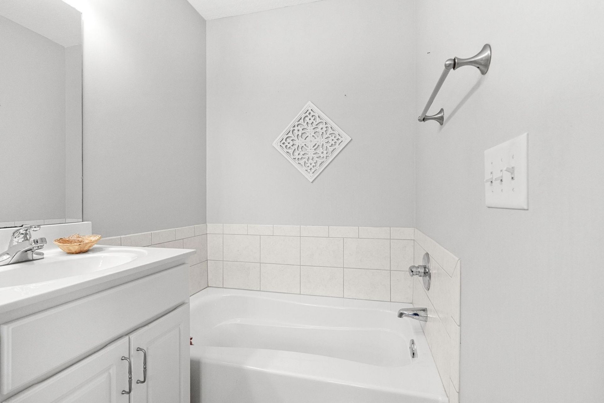 835 Inglenook Ln.  Photo 16