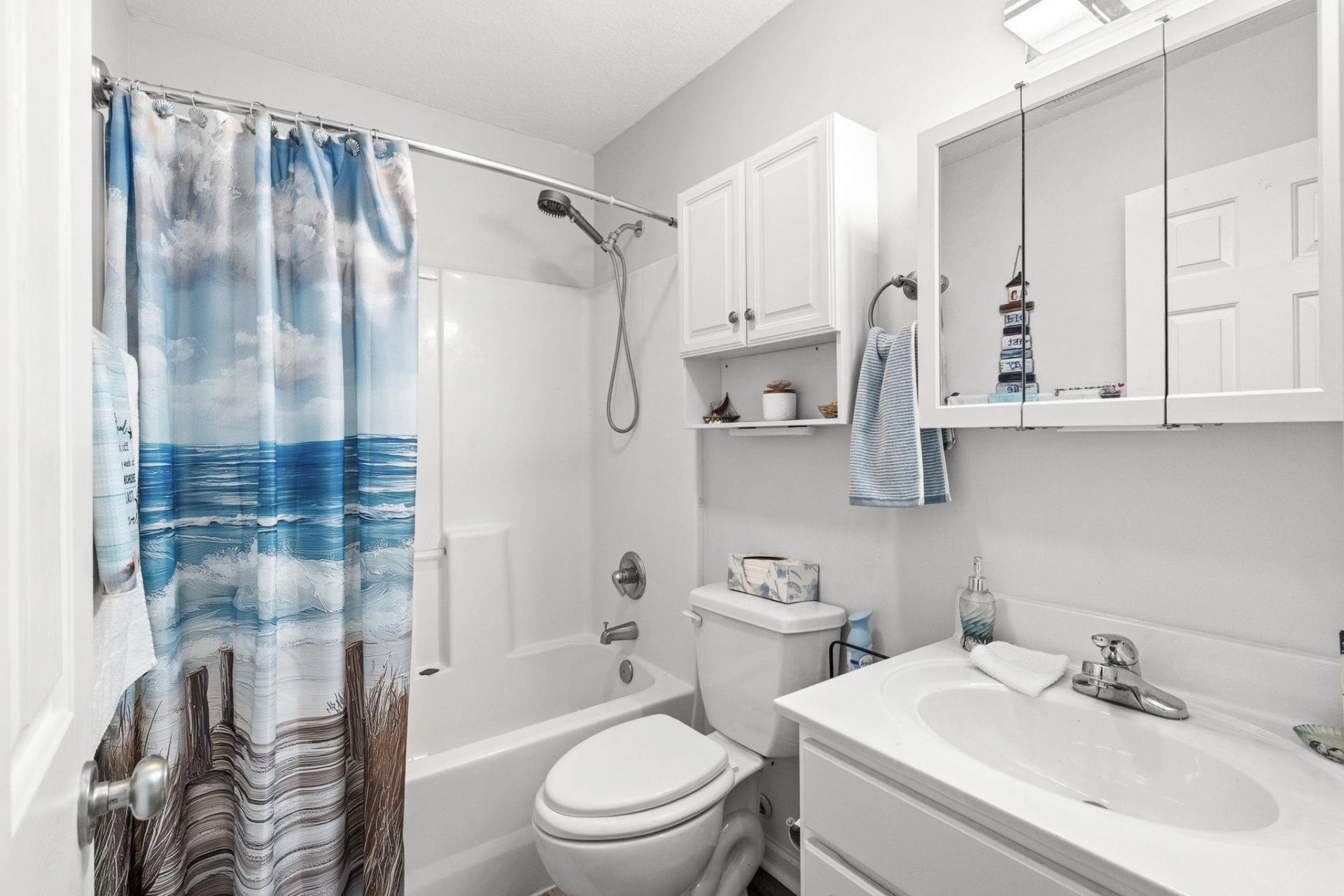 835 Inglenook Ln.  Photo 23