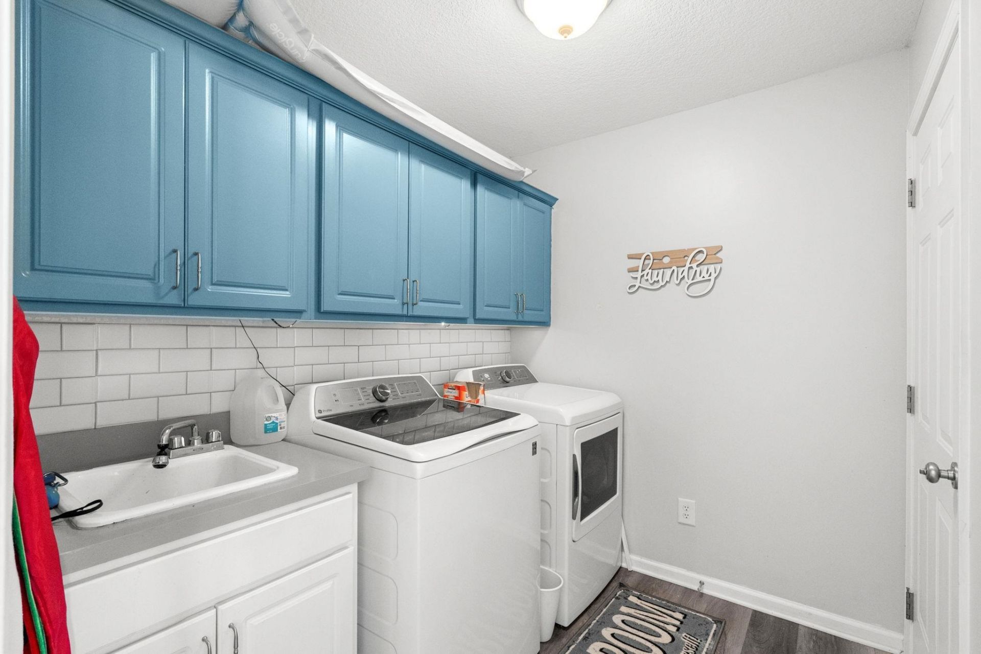 835 Inglenook Ln.  Photo 44