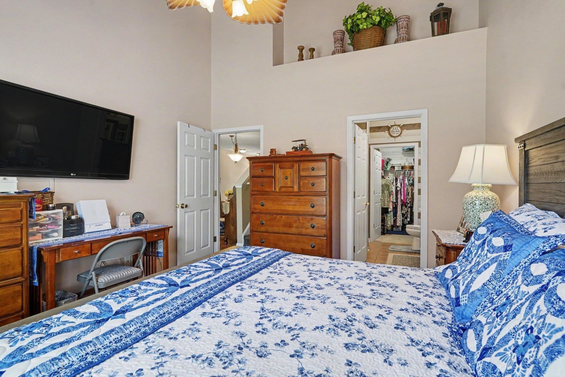 296 Connemara Dr. Photo 12