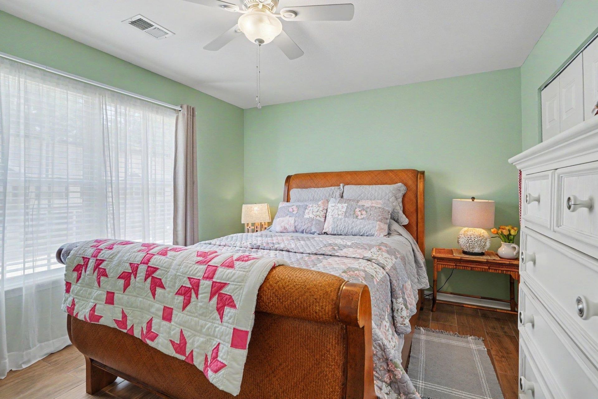 296 Connemara Dr. Photo 21