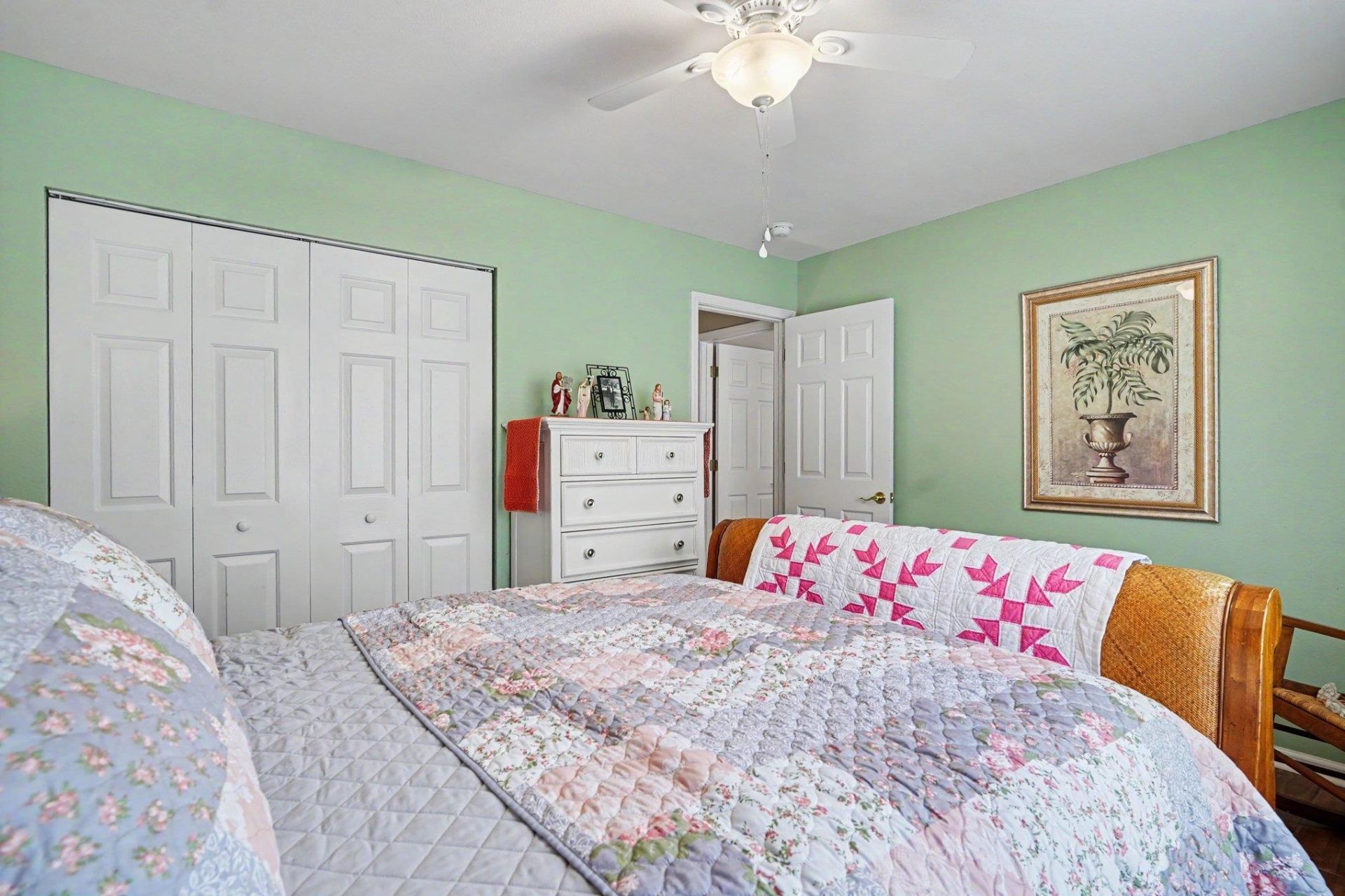 296 Connemara Dr. Photo 22