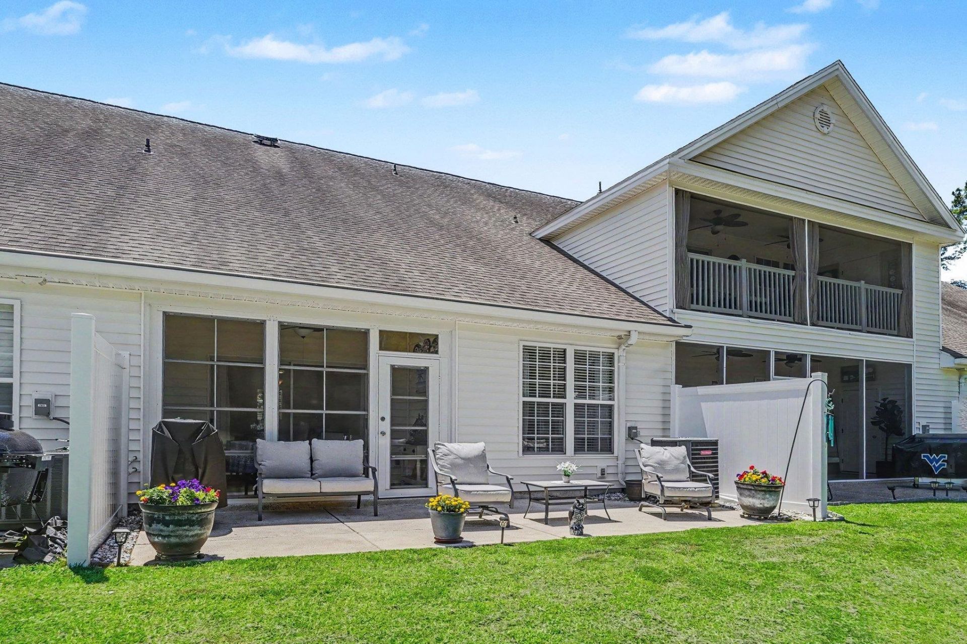 296 Connemara Dr. Photo 31