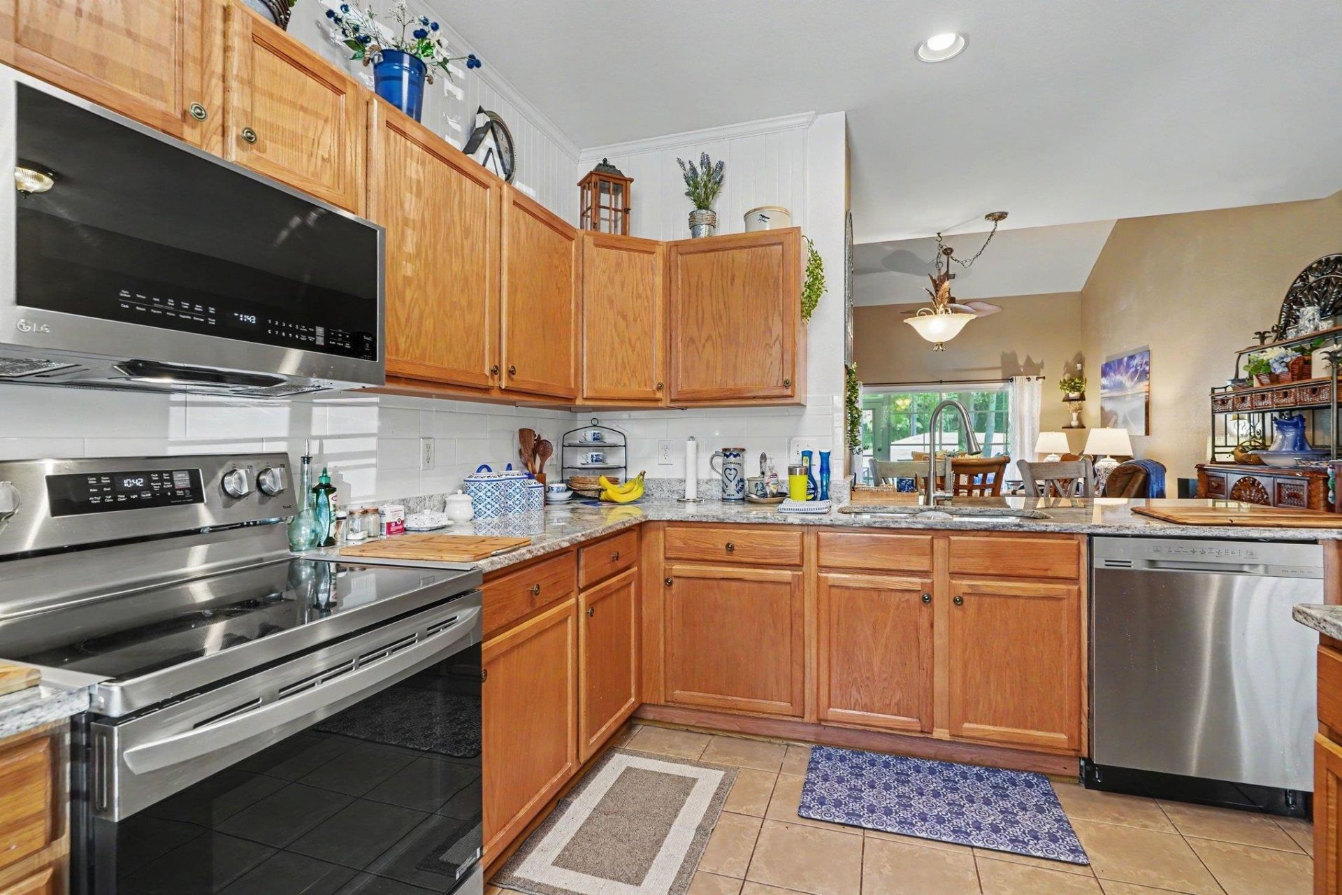 296 Connemara Dr. Photo 4