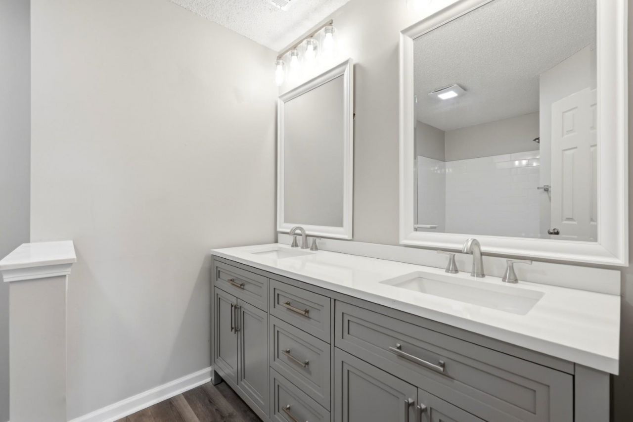 5040 Windsor Green Way  Photo 12