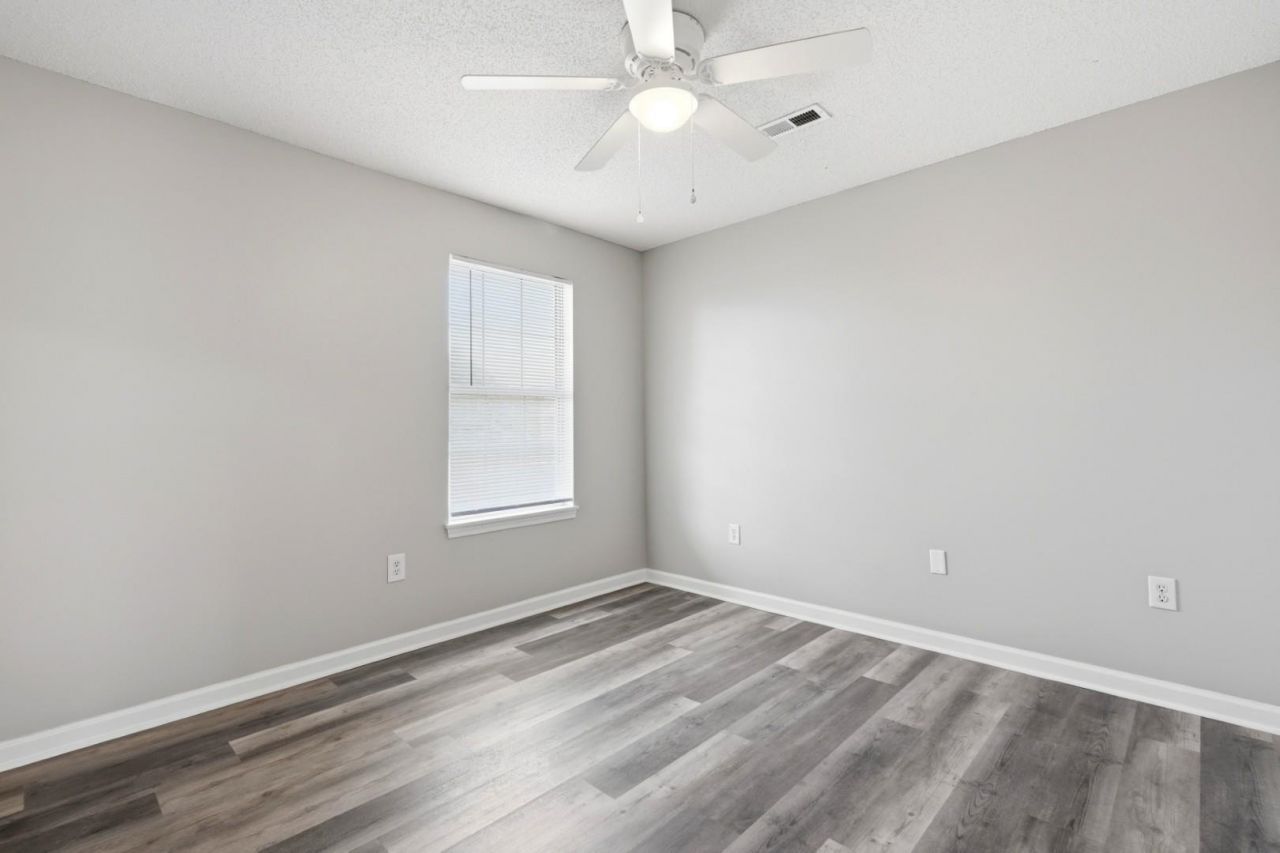 5040 Windsor Green Way  Photo 14