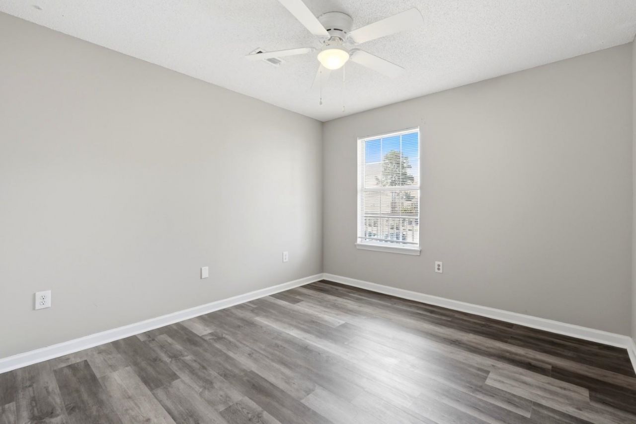5040 Windsor Green Way  Photo 17