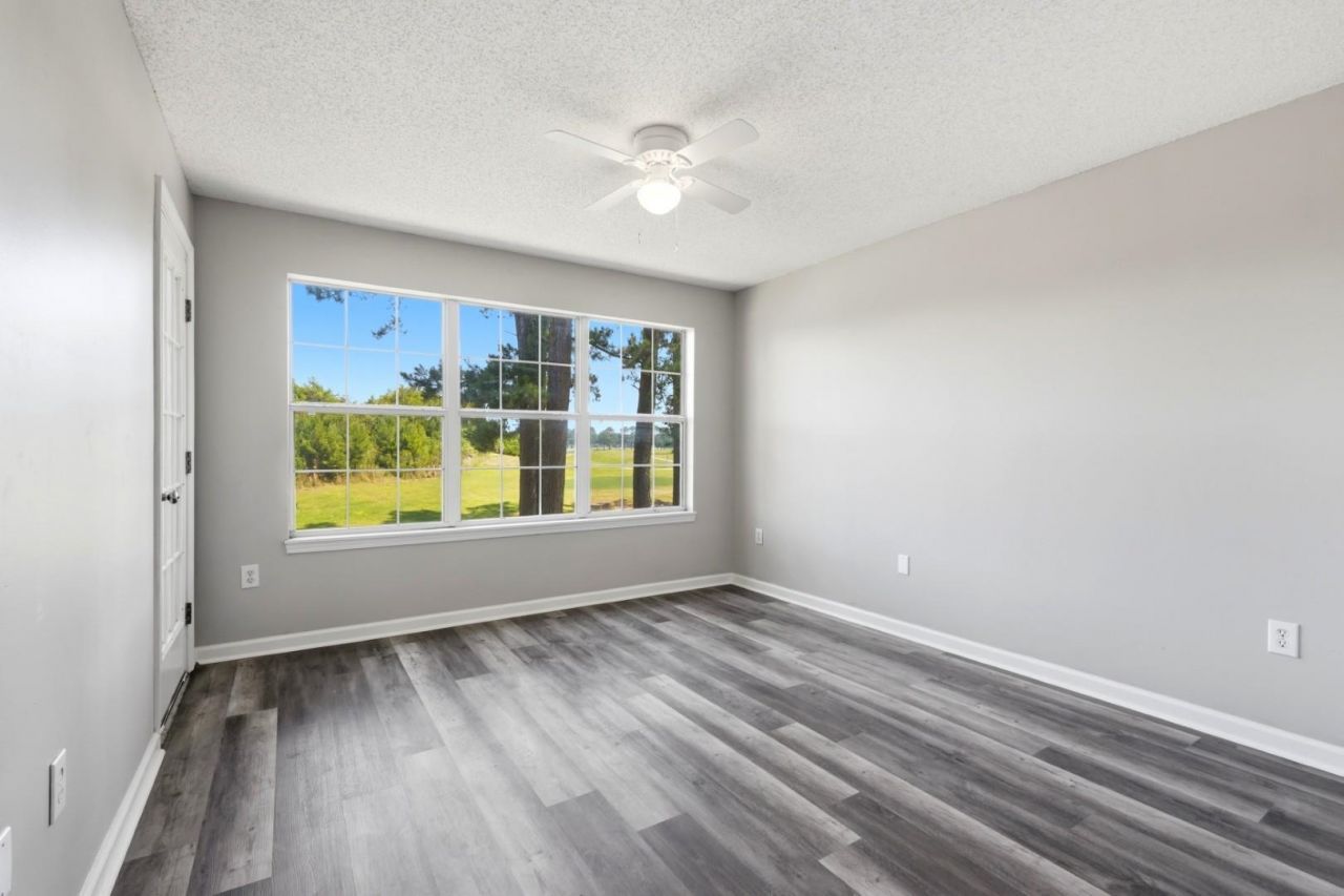 5040 Windsor Green Way  Photo 8