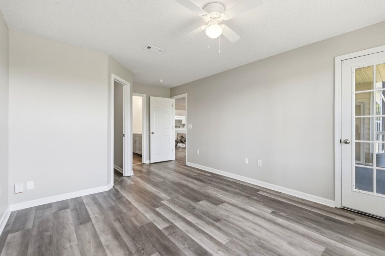 5040 Windsor Green Way  Photo 9
