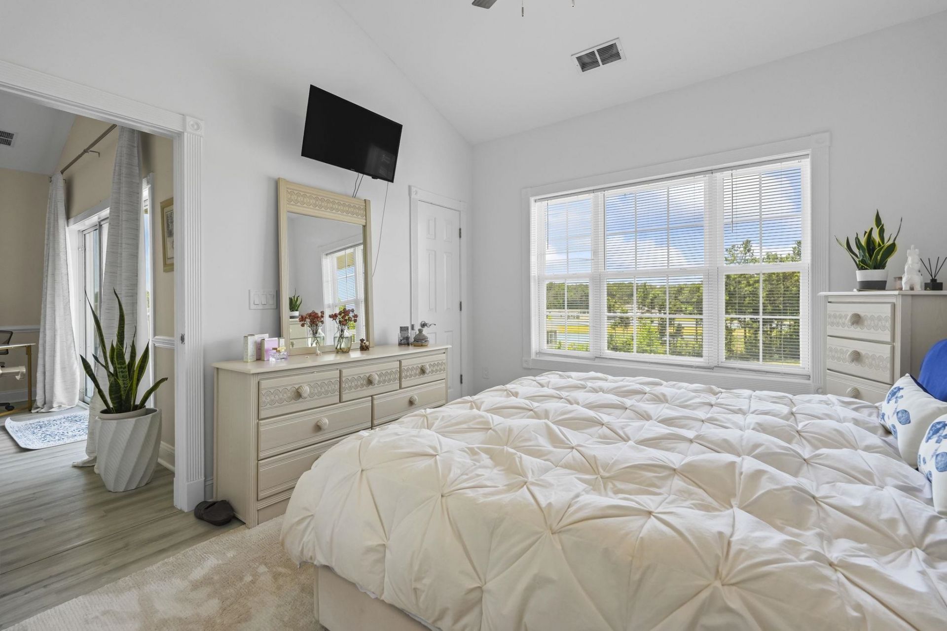 110 South Shore Blvd.  Photo 14