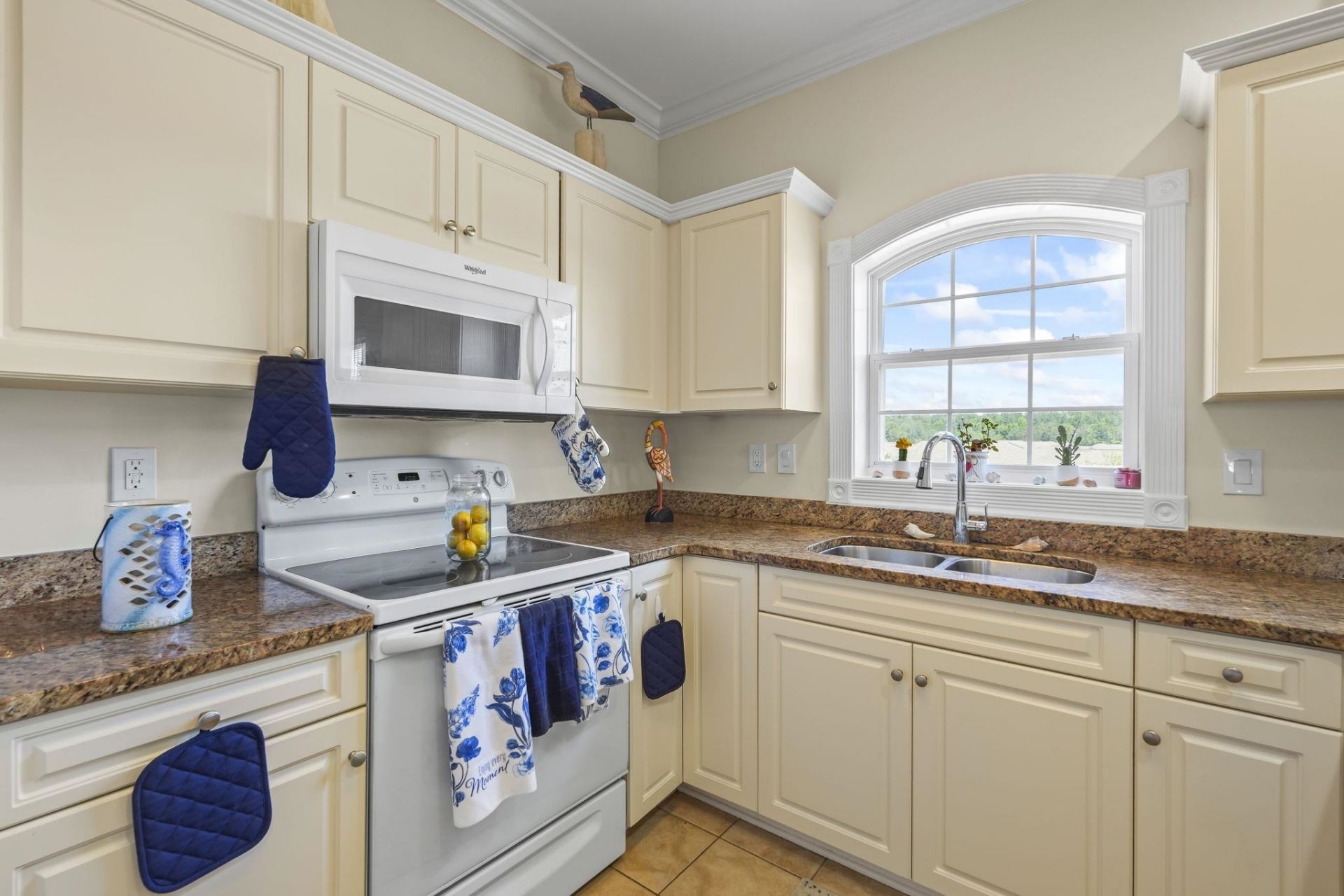 110 South Shore Blvd.  Photo 4