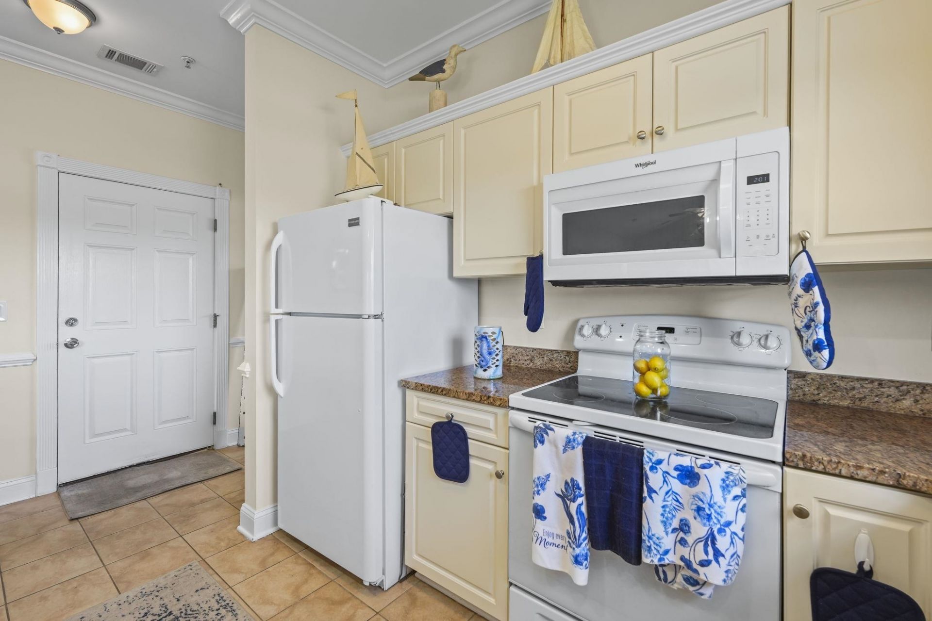110 South Shore Blvd.  Photo 5