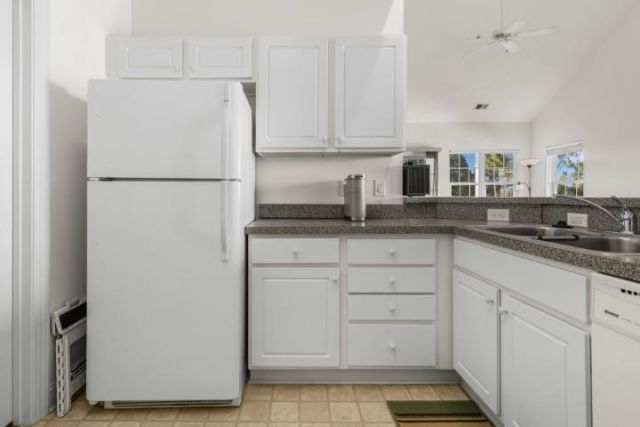 6010 Windsor Green Way  Photo 8